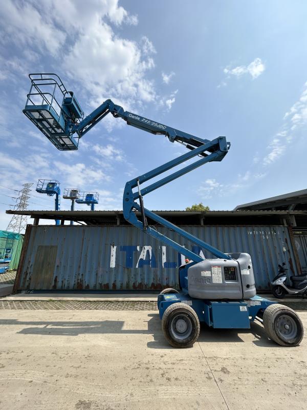 13.5 meters Electrical Articulating Boom Lifts