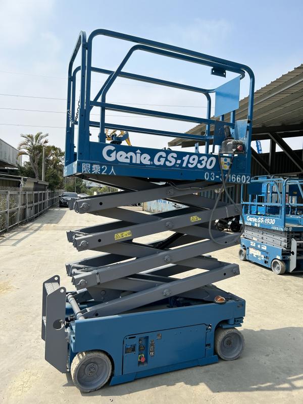 6 meters Scissor Lifts